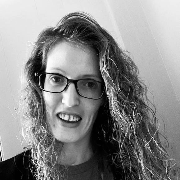 Meet your Posher, Jessica - Picture 1 of 1